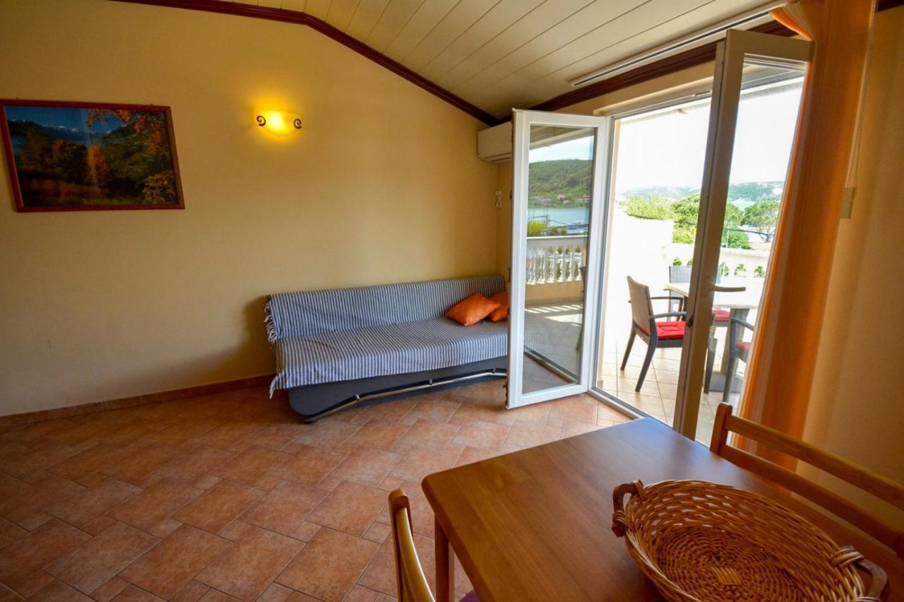 Apartment Zlata *